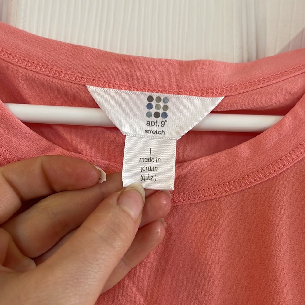 Pink top - Picture 3 of 4